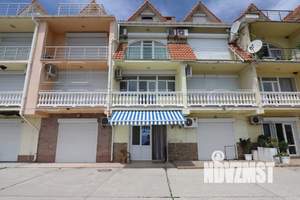 Дом 200м&sup2;, 3-этажный, посуточно, 