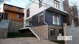 Дом 300м&sup2;, 3-этажный, посуточно, 