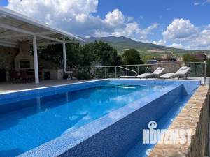 Дом 300м&sup2;, 3-этажный, посуточно, 