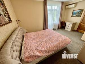 Дом 220м&sup2;, 3-этажный, посуточно, 