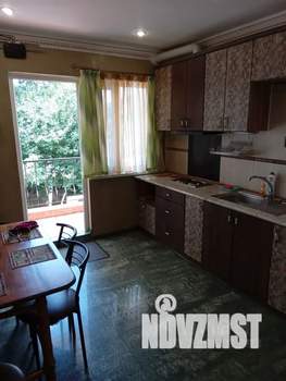 Дом 40м&sup2;, 3-этажный, посуточно, 