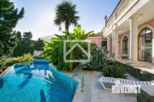 Дом 689м&sup2;, 3-этажный, участок 15 сот.  