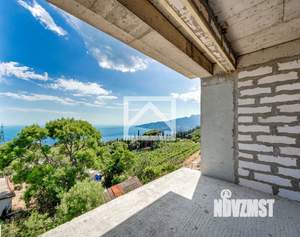 Дом 240м&sup2;, 3-этажный, участок 4 сот.  