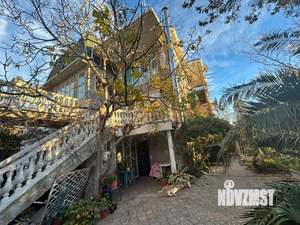 Дом 600м&sup2;, 3-этажный, участок 3 сот.  