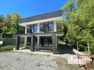 Дом 214м², 2-этажный, участок 4 сот.  