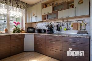 Дом 256м², 3-этажный, участок 7 сот.  