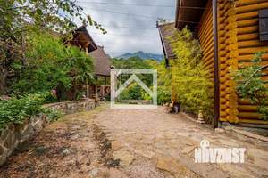 Дом 240м&sup2;, 2-этажный, участок 9 сот.  