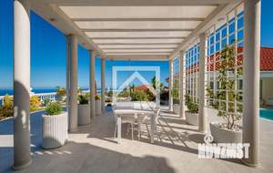 Дом 1160м&sup2;, 3-этажный, участок 8 сот.  