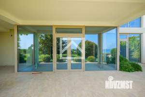 Дом 820м&sup2;, 3-этажный, участок 8 сот.  