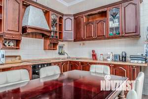 Дом 460м², 3-этажный, участок 12 сот.  