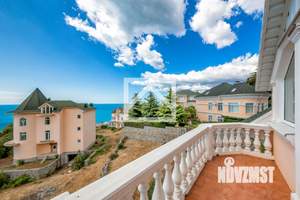 Дом 440м&sup2;, 4-этажный, участок 11 сот.  