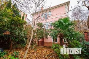 Дом 357м&sup2;, 3-этажный, участок 4 сот.  