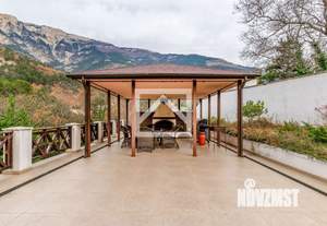 Дом 599м², 3-этажный, участок 13 сот.  