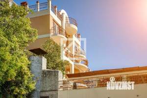 Дом 1802м², 5-этажный, участок 31 сот.  