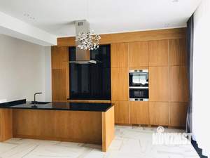 Дом 1200м², 3-этажный, участок 36 сот.  