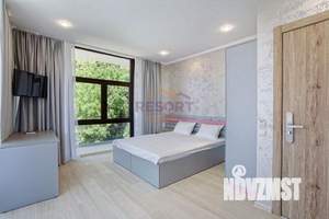 Дом 300м², 3-этажный, участок 3 сот.  