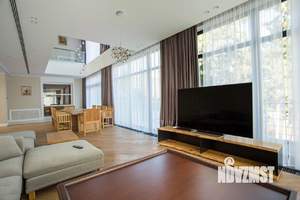 Дом 1200м², 3-этажный, участок 36 сот.  