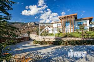 Дом 521м&sup2;, 2-этажный, участок 30 сот.  