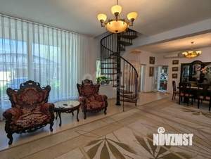 Дом 225м², 3-этажный, участок 3 сот.  