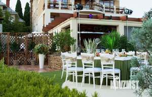 Дом 2348м&sup2;, 4-этажный, участок 1 сот.  