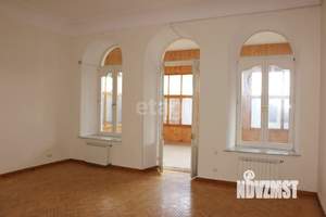 Дом 825м², 3-этажный, участок 31 сот.  