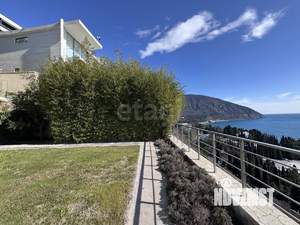 Дом 636м&sup2;, 3-этажный, участок 10 сот.  