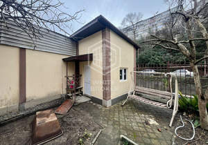 Дом 150м&sup2;, 3-этажный, участок 4 сот.  