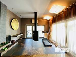 Дом 350м&sup2;, 2-этажный, участок 9 сот.  