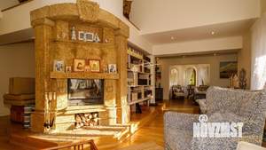 Дом 400м², 3-этажный, участок 40 сот.  