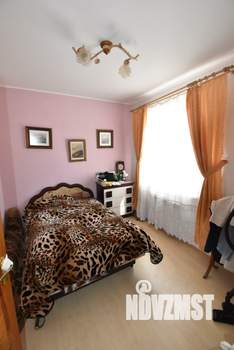 Дом 220м², 3-этажный, участок 3 сот.  