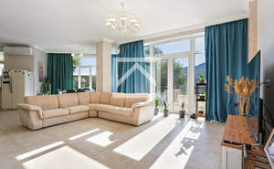 Дом 295м², 3-этажный, участок 9 сот.  