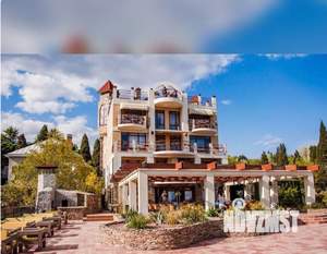 Коттедж 2500м&sup2;, 5-этажный, участок 1 сот.  