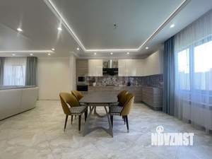 Дом 231м², 2-этажный, участок 3 сот.  