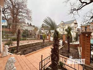 Дом 385м&sup2;, 3-этажный, участок 14 сот.  