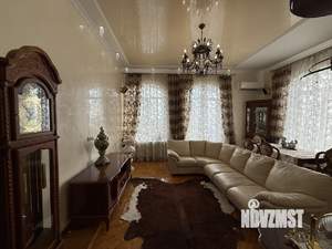 Дом 384м², 3-этажный, участок 14 сот.  