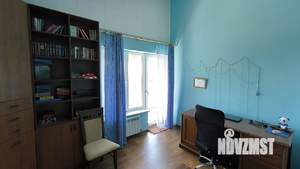 Дом 210м², 3-этажный, участок 6 сот.  