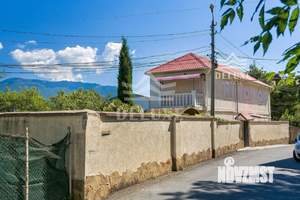 Дом 270м&sup2;, 3-этажный, участок 3 сот.  