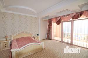 Дом 725м&sup2;, 3-этажный, участок 23 сот.  