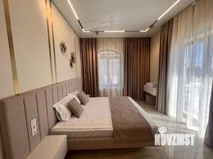 Дом 360м&sup2;, 3-этажный, участок 8 сот.  