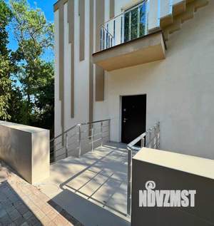 Дом 272м&sup2;, 3-этажный, участок 4 сот.  