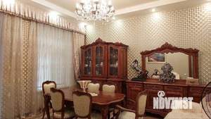 Дом 374м², 3-этажный, участок 3 сот.  
