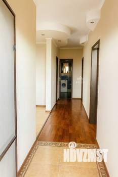 Дом 217м&sup2;, 3-этажный, участок 6 сот.  