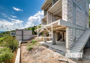 Дом 240м&sup2;, 3-этажный, участок 4 сот.  