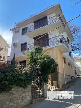 Дом 300м&sup2;, 3-этажный, участок 3 сот.  