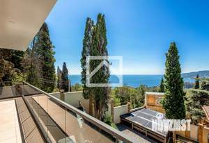 Дом 640м&sup2;, 3-этажный, участок 11 сот.  