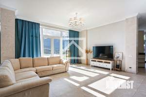 Дом 295м², 3-этажный, участок 9 сот.  