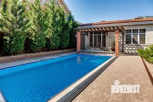 Дом 345м&sup2;, 3-этажный, участок 8 сот.  