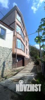 Дом 241м², 3-этажный, участок 1 сот.  