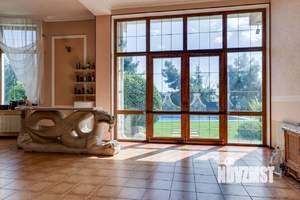 Дом 545м², 4-этажный, участок 10 сот.  