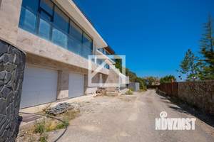 Дом 550м², 3-этажный, участок 10 сот.  